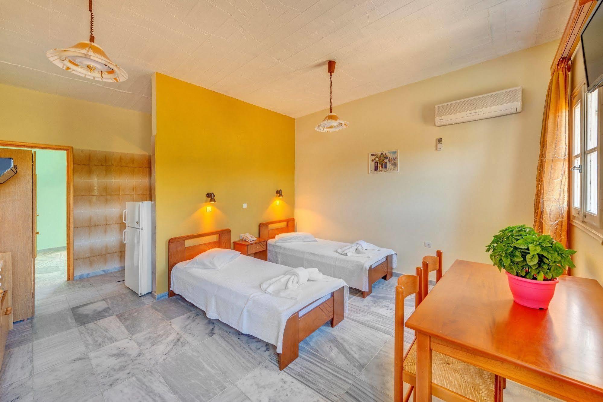 Hotel Smaragdi Apartments Vissa Exterior photo